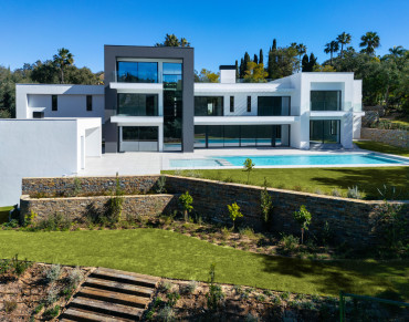 Villa for sale in Sotogrande Alto, Sotogrande - HRB-01264P