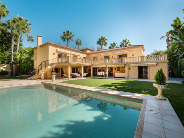 Villa in Marbella — photo 2