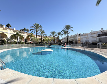 Town House for sale in Bahia de Marbella - 428-05027P