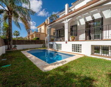Villa for sale in Torrequebrada - AOM0089
