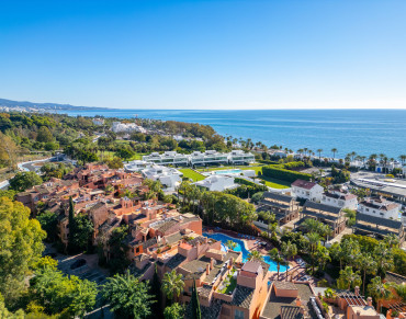 Apartment for sale in Marbella Golden Mile, Oasis de Marbella, Marbella - PANR-16045