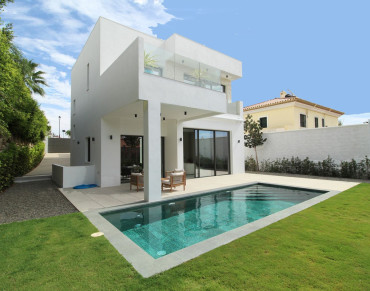 Villa for sale in Estepona - R5156173