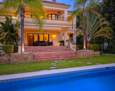 Villa for sale in Los Arqueros, Benahavís - 6063KDT