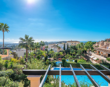 Apartment for sale in Nueva Andalucia, Albatross Hill, Marbella - LS50170