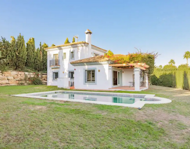 Villa for sale in Alcaidesa - KSSIR-27727P