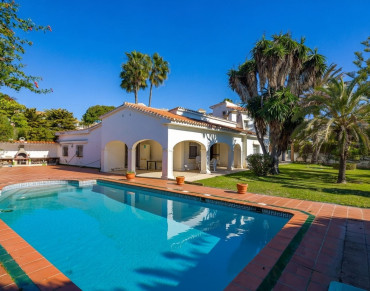 Villa for sale in Marbella East, Elviria Playa, Marbella - KSSIR-27853P