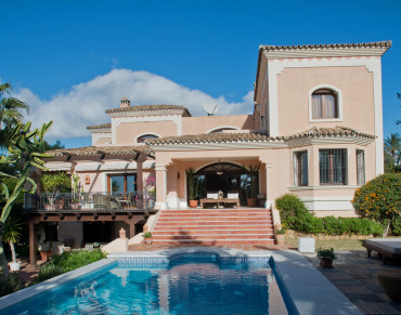 Villa for sale in Nueva Andalucia - MPV6245