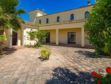 House in Casares — photo 2