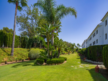 Apartment in Estepona — photo 3