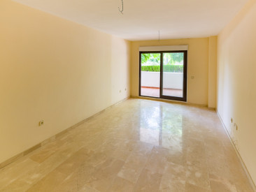 Apartment in Estepona — photo 4