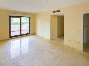 Apartment in Estepona — photo 3