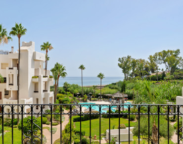 Apartment for sale in Estepona East - 209-02813P