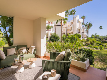 Apartment in Estepona — photo 2