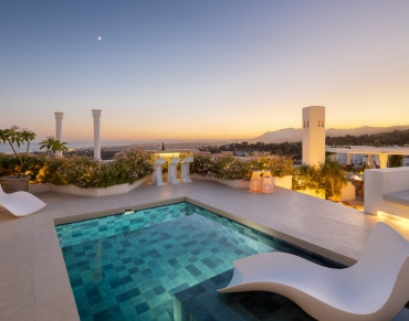 House for sale in Marbella Golden Mile, Jardines Colgantes, Marbella - HRB-01203P