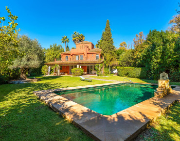 Villa for sale in Nueva Andalucia - 361-12099P