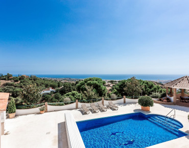 Villa for sale in Altos de Estepona, Estepona - 361-10432P
