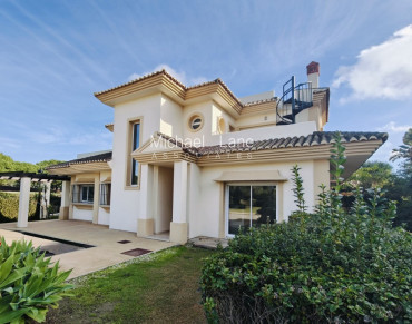 House for sale in San Roque Golf Club, San Roque - b4083