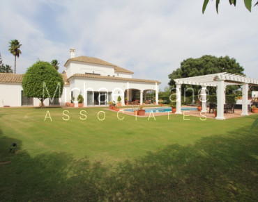 Villa for sale in San Roque, Sotogrande Alto, Sotogrande - b3701
