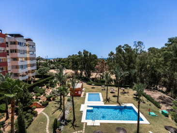 Apartment in Estepona Atalaya