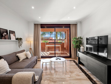 Apartment in Estepona — photo 4