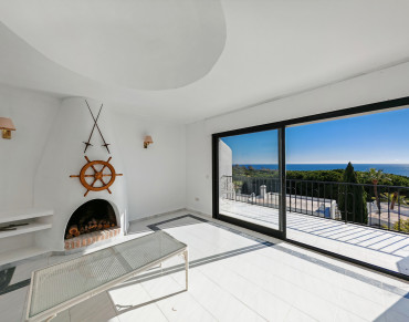 House for sale in Marbella East, Cabopino, Marbella - BEMT328