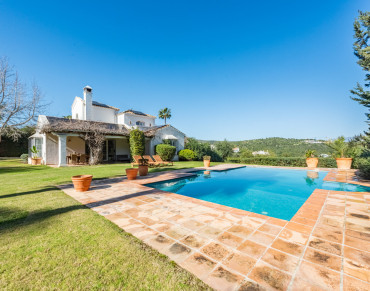 Villa for sale in Valderrama Golf - HSN5-1237