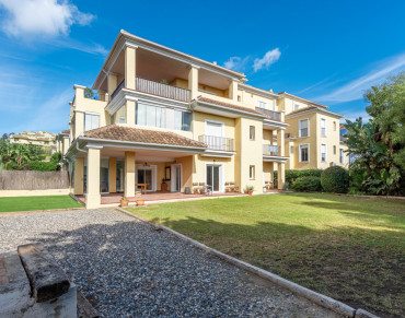 Apartment for sale in Pueblo Nuevo de Guadiaro - MES-2076