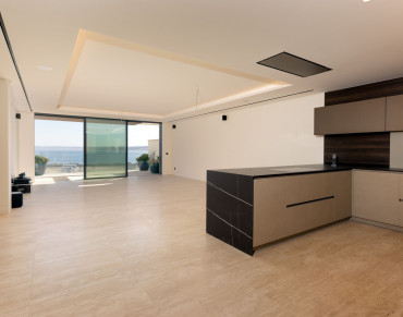 Apartment for sale in Estepona Puerto - LE-00741P