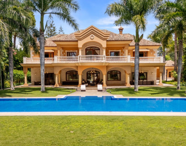 Villa for sale in Guadalmina Baja, Guadalmina, San Pedro de Alcantara - KRE18141