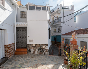 INVESTMENT OPPORTUNITY WITH TWO INDEPENDENT UNITS IN SAYALONGA