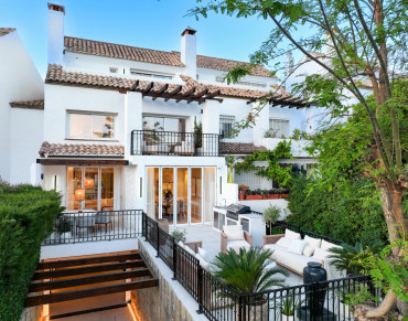 House for sale in Marbella Golden Mile, Golden Mile, Marbella - W-030MEO