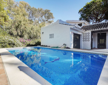 Villa for sale in Calahonda - R5283799