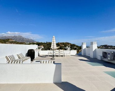 Penthouse for sale in La Quinta, Benahavís - EJ1352
