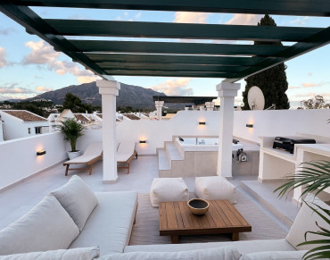 House for sale in Nueva Andalucia, Aloha Gardens, Marbella - EJ1421