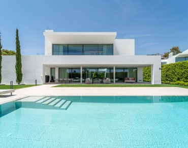 Villa for sale in Marbella Golden Mile, Golden Mile, Marbella - TA0268