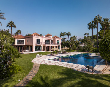 Villa for sale in Estepona East, Paraiso Barronal, Estepona - TA0068