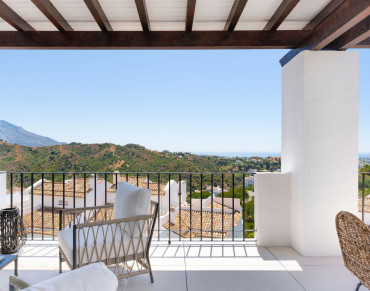 House for sale in Altos de La Quinta, Benahavis - HRB-01447P