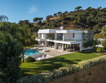 Villa for sale in El Madronal - HRB-00755P