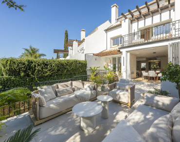 Town House for sale in Marbella Golden Mile - CR2964