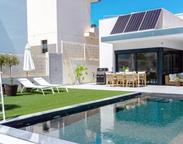 Villa for sale in San Miguel de Salinas - MOVE-69