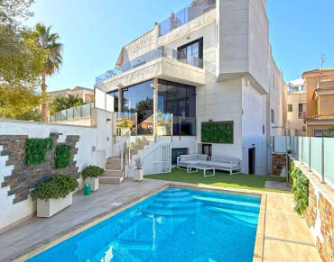 Villa for sale in Villamartín - MOVE-166