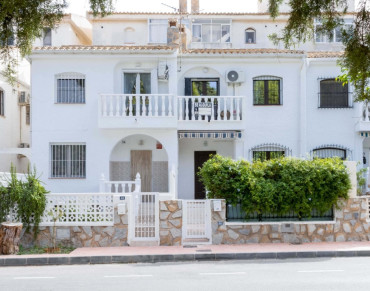 House for sale in La Zenia, Orihuela Costa - MOVE-318