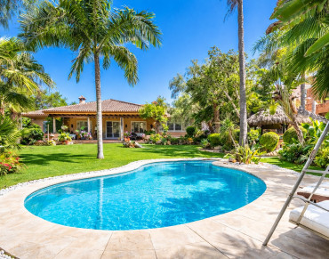 Villa for sale in Nueva Andalucia, Atalaya de Rio Verde, Marbella - PANR-15715