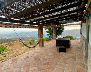 Villa for sale in Vélez-Málaga - HI2293