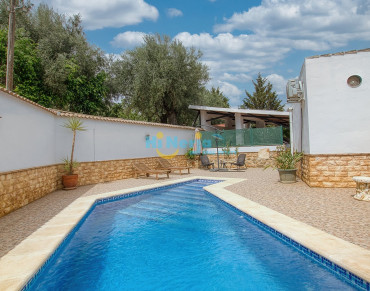 Villa for sale in Mondrón - HI2247