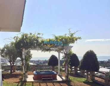 Villa for sale in Torrox Costa, Torrox - HI1733
