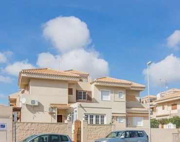 Townhouse for sale in Playa Flamenca - MOVE-293