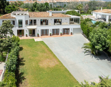 Villa for sale in San Pedro de Alcantara - R5108695