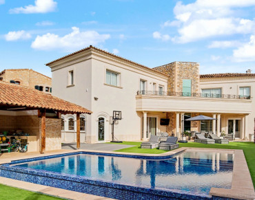 Villa for sale in Nova Santa Ponsa, Santa Ponsa - IP9-10624