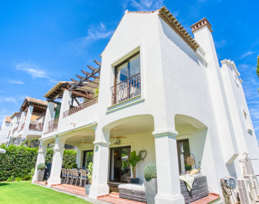 Villa for sale in Estepona West, Azata Golf, Estepona - YPC0133